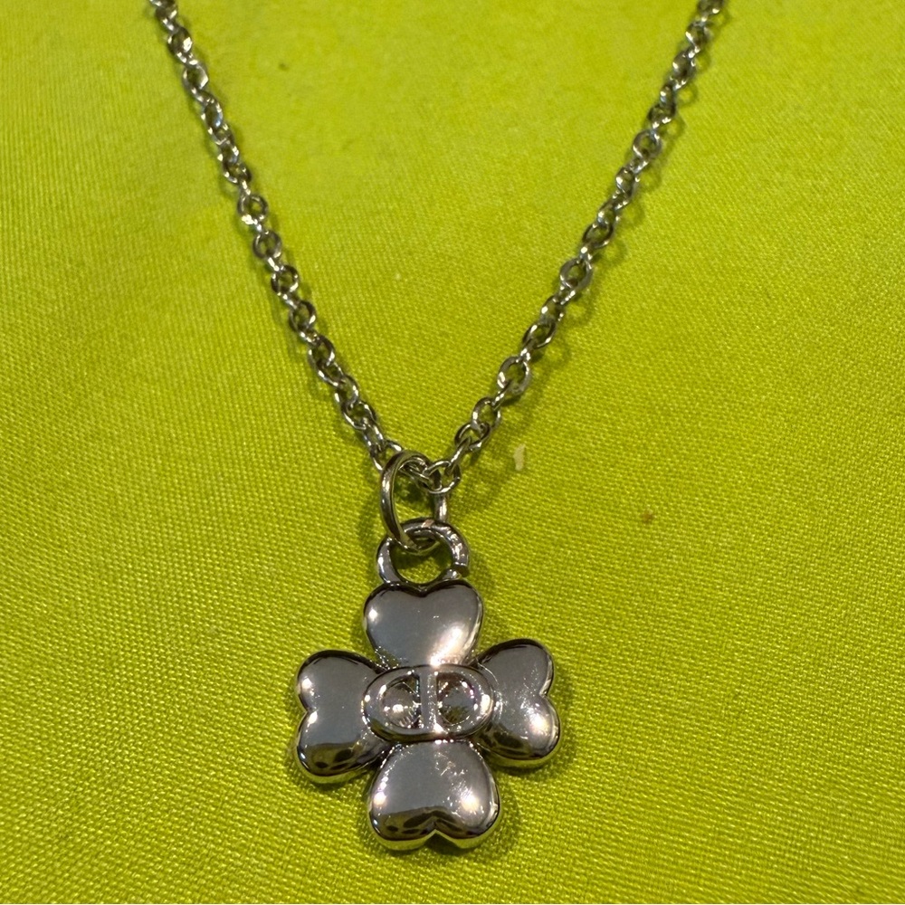 Silver CD Clover Pendant Necklace
